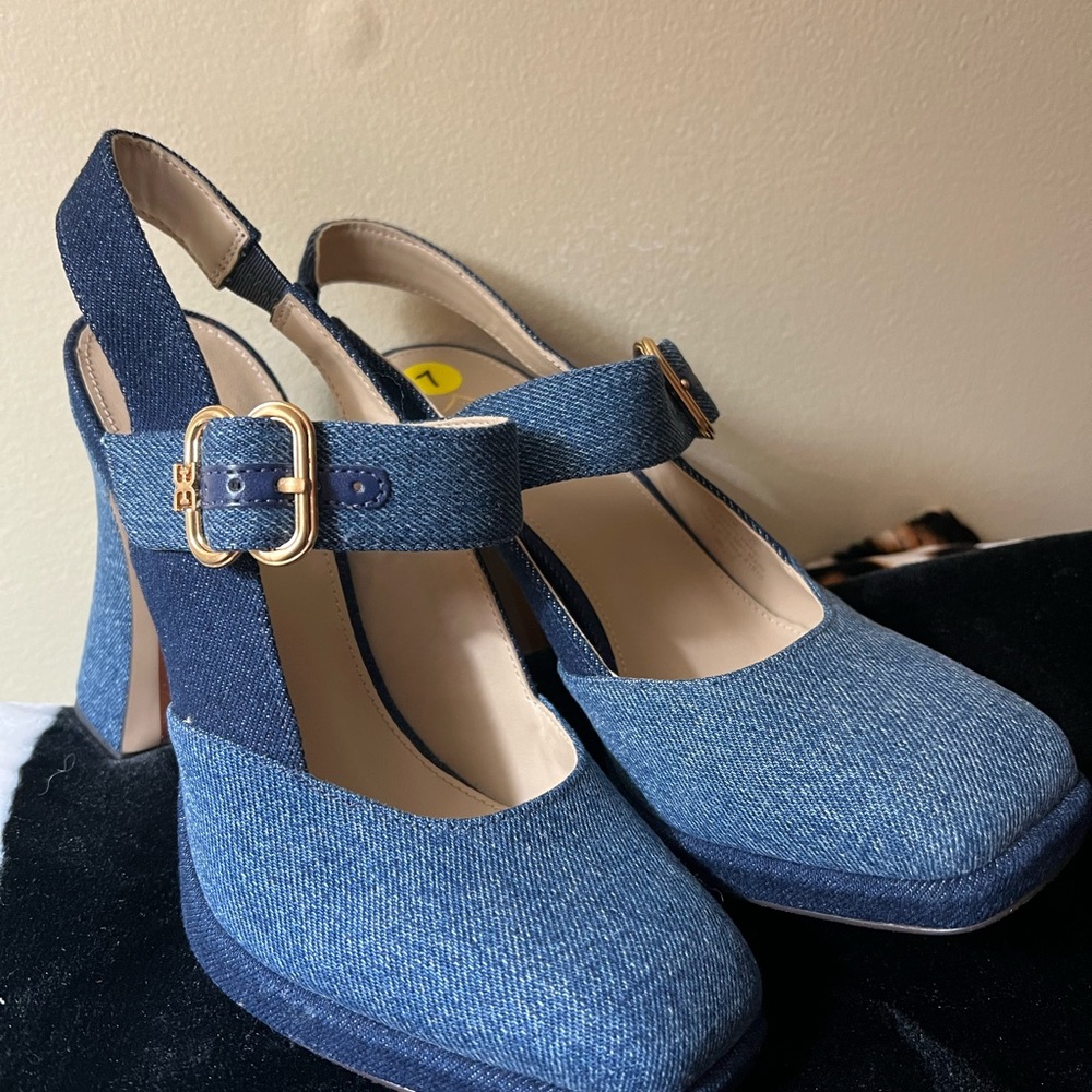 Sam Edelman
Jildie Platform
Slingback Sandal in Montrose
Blue/Indigo Blue